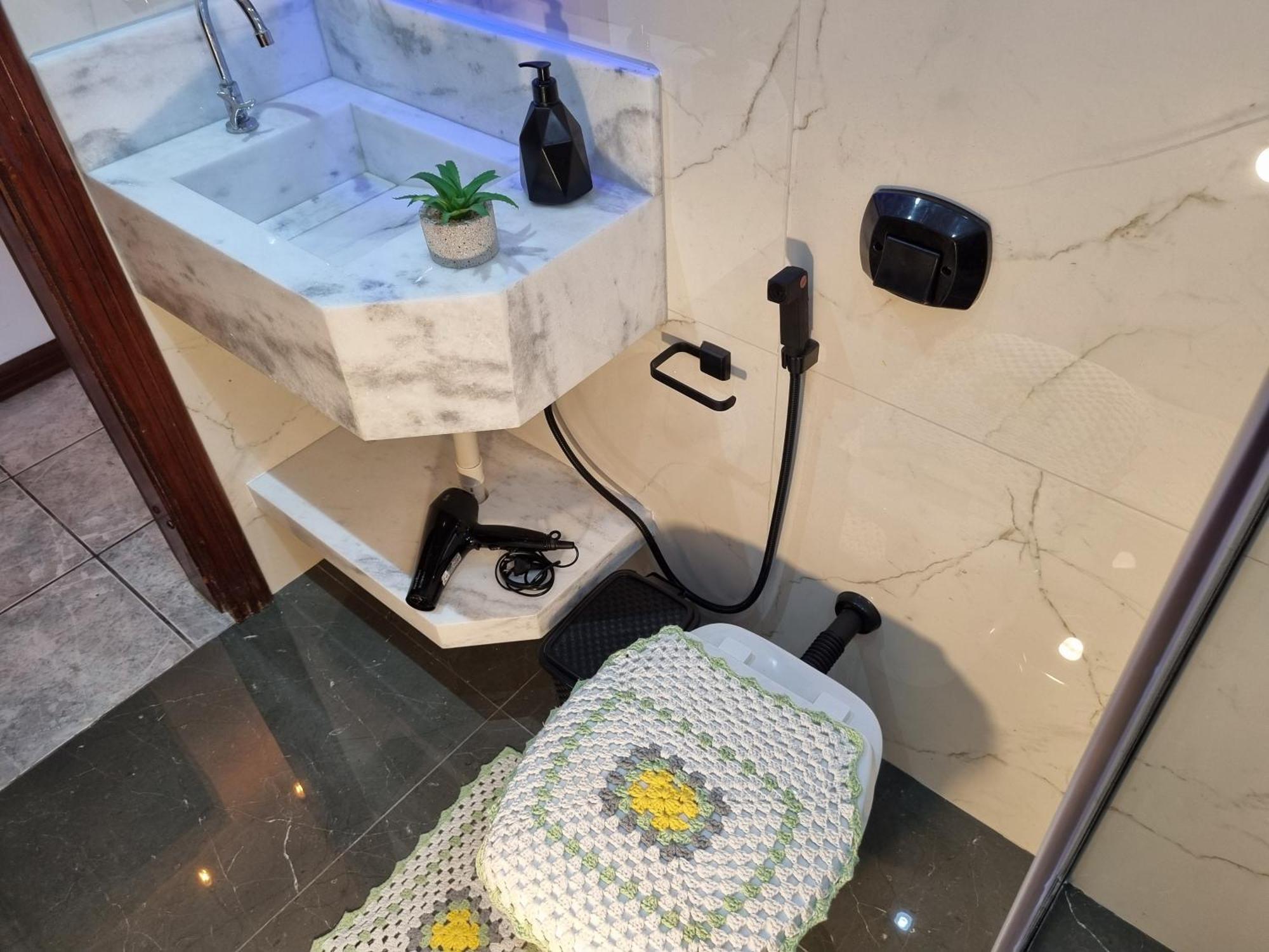 Uma Quadra E Meia Do Mar Ar Wifi Smart Tv 伊塔佩马 外观 照片